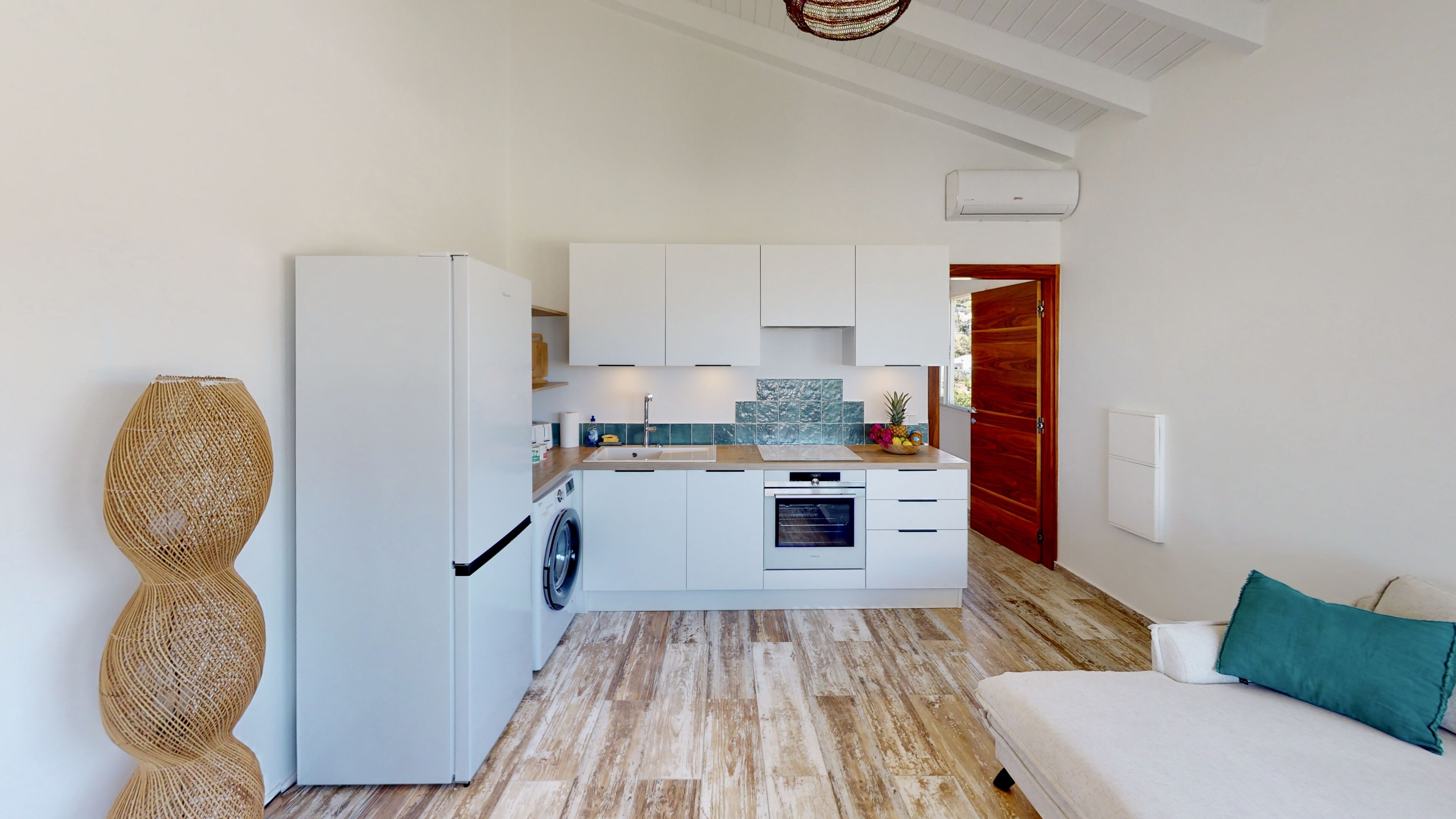 Deluxe Apartment, 1 King Bed with Sofa bed, Non Smoking | Private kitchen