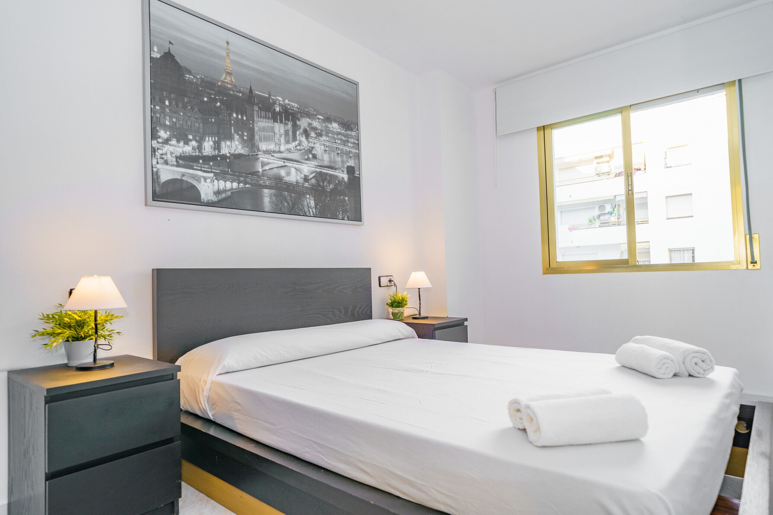 2 chambres, fer et planche à repasser, Wi-Fi gratuit, draps fournis