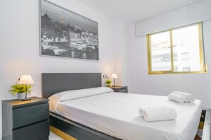 2 slaapkamers, een strijkplank/strijkijzer, gratis wifi, beddengoed