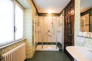 Shower, bidet, towels, soap