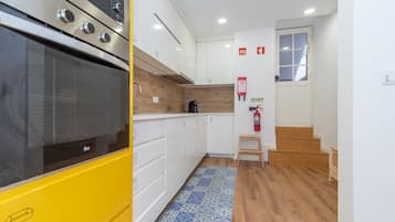 Refrigerador, microondas, horno y lavavajillas