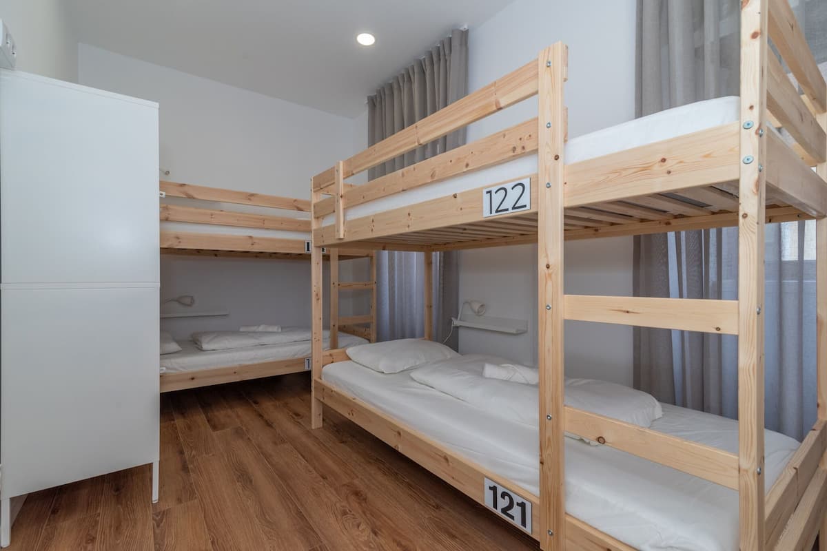 Dormitorio condiviso | Tende oscuranti, Wi-Fi gratuito, lenzuola
