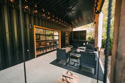 The Lily Pad by Creative Cabins