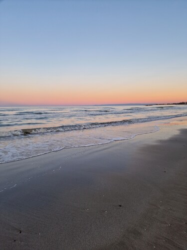 WANDERLUST HOME: Beachfront house - 50 meters from the sea!