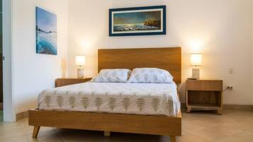 2 bedrooms, travel cot, free WiFi, bed sheets