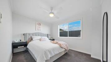 4 Schlafzimmer, Bügeleisen/Bügelbrett, WLAN, Bettwäsche