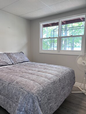 3 bedrooms, bed sheets