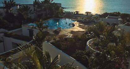 Suite with excellent view near the beach WI-FI