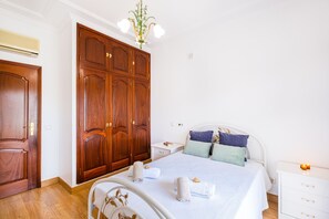 4 Schlafzimmer, Zimmersafe, Bügeleisen/Bügelbrett, kostenloses WLAN