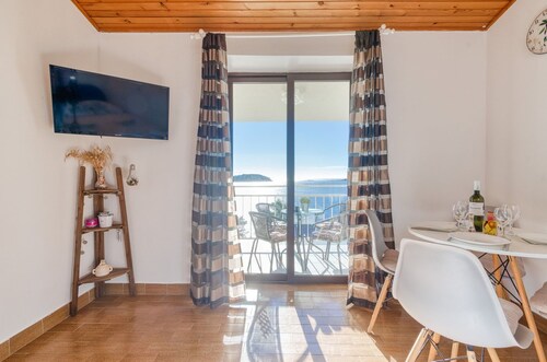 Apartment with balcony and sea view- Tangerine