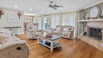 TV connectée, cheminée