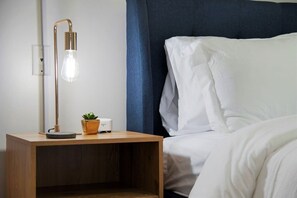 4 Schlafzimmer, Schreibtisch, Bügeleisen/Bügelbrett, Reisekinderbett