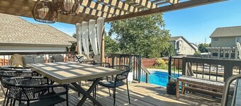 Relax in Style! 5BR Home, Hot Tub & Games!