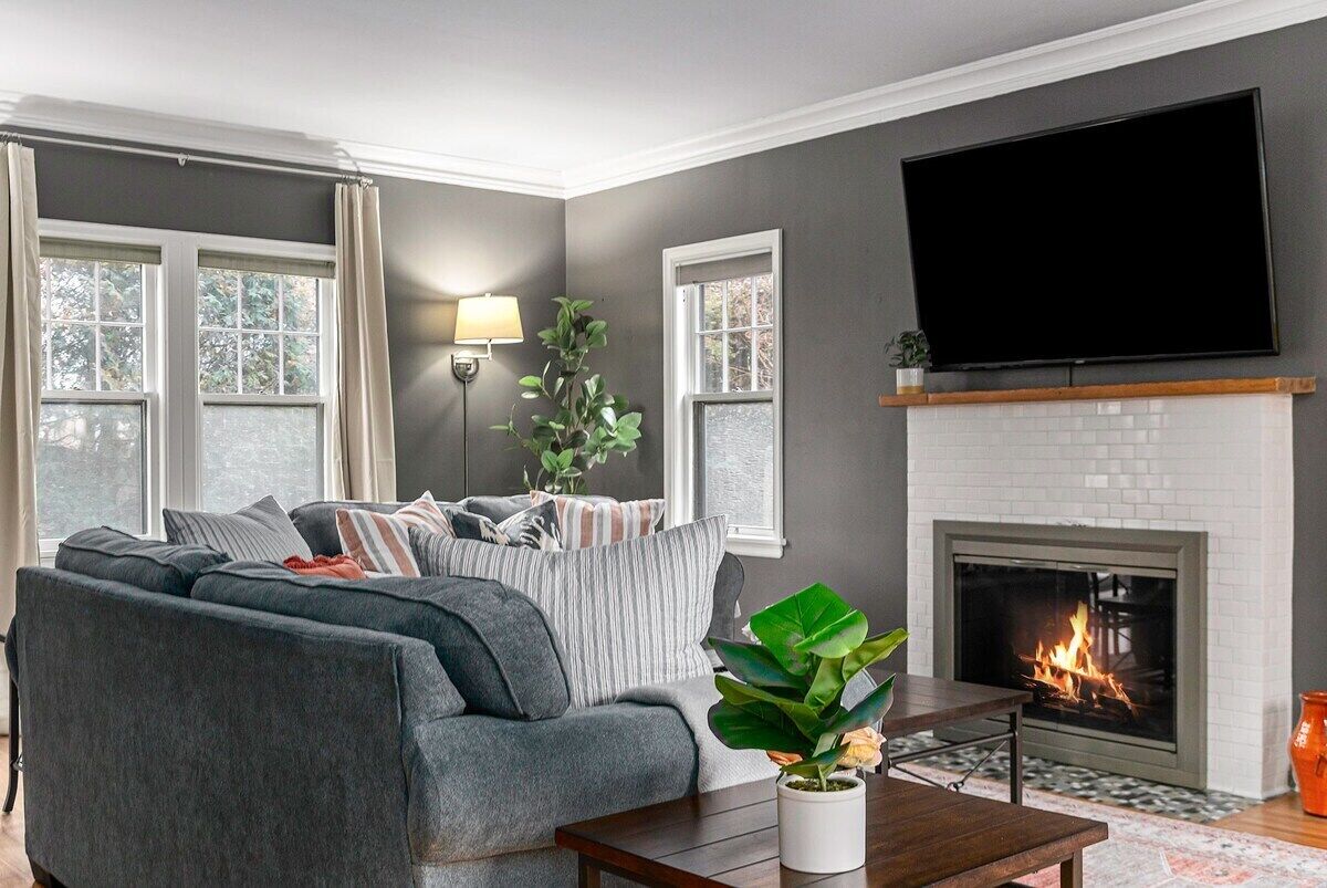 Téléviseur, bureau, imprimante