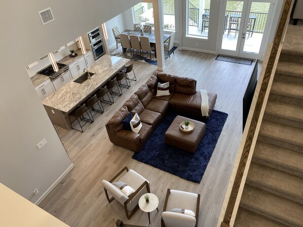 Smart-TV, Tischfußball, Computerbildschirme