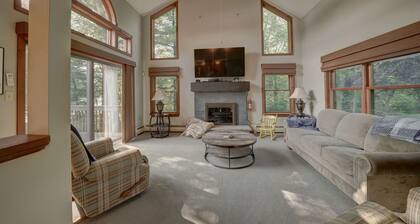 Private Lakefront on Fairview Lake - Sleeps 6-8