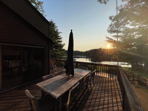 Private Lakefront on Fairview Lake - Sleeps 6-8