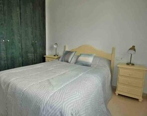 2 chambres, fer et planche à repasser, Wi-Fi, literie fournie