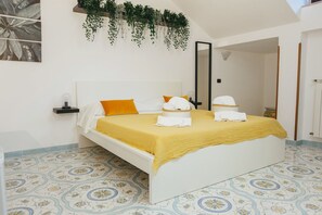 Economy Double Room | Frette Italian sheets, premium bedding, down duvets - Archi Bianchi  (Cefalù)