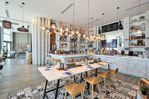 Bar (on property) - Stunning Ocean Front Condo with Large Terrace (Hollywood)