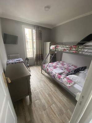 Blackout curtains, iron/ironing board, free WiFi - RENT APPART - COLOMBES (Colombes)