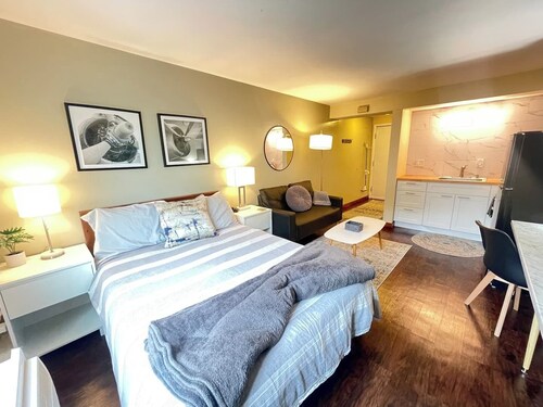 Twin Oaks Extended Stay Studio - 2817 Apt 3