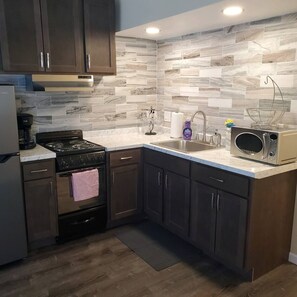 Fridge, microwave, oven, stovetop - Twin Oaks Extended Stay Studio - 2817 Apt 7 (Syracuse)