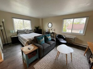 Desk, iron/ironing board, free WiFi, bed sheets