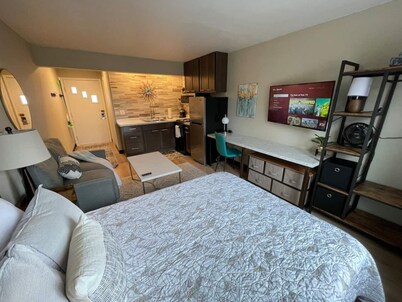 Twin Oaks Extended Stay Studio - 2817 Apt 8