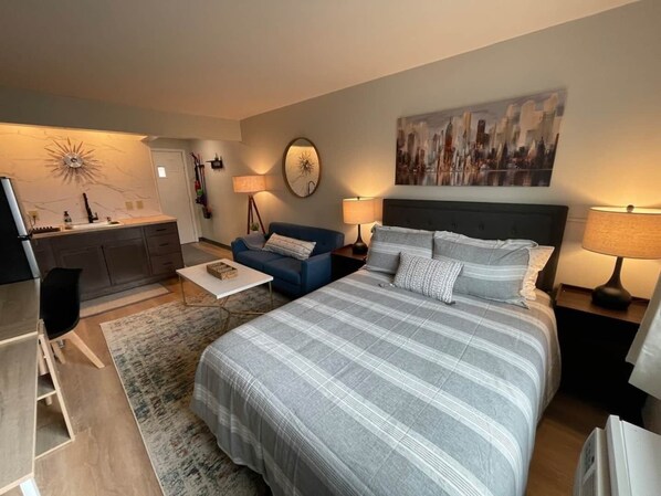 Iron/ironing board, free WiFi, bed sheets