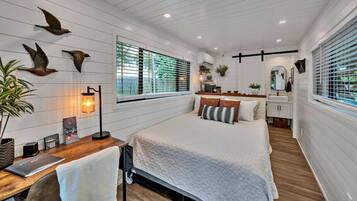 1 bedroom, desk, iron/ironing board, free WiFi