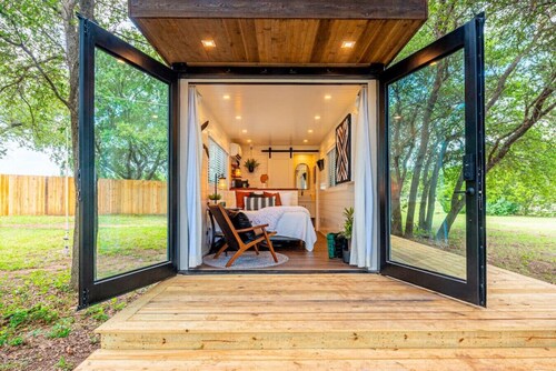 Moss Oak - Container Home Near Magnolia and Baylor