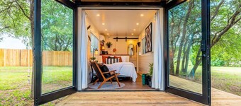 Moss Oak - Container Home Near Magnolia and Baylor