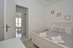 2 bedrooms, iron/ironing board, WiFi (free), bed sheets