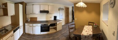 Quiet apartment with 82 m2 furnished in art nouveau style.