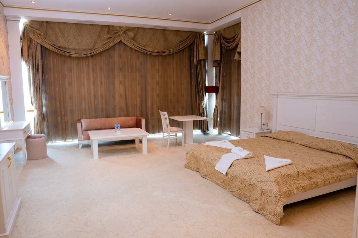 Senior Suite | 1 bedroom