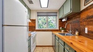 Unclassified image, 3 of 23, button - The Beech Club *Mountain Views*Pet Friendly* (Beech Mountain)