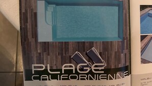 Un folleto de Plage Californienne con secciones tituladas Malibu 4, Malibu 5, Malibu 6 y Malibu 6+.