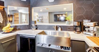 'Little House on the Lot' Dryden Townhome: Pets OK