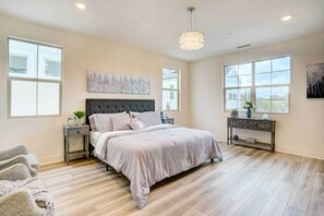 4 bedrooms, iron/ironing board, Internet, bed sheets - 4 Mi to Beach! San Juan Capistrano Home w/ Patio (San Juan Capistrano)