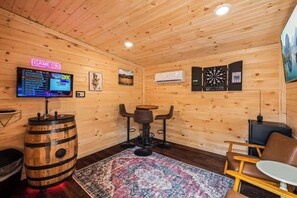 Interior - Cozy! Between Gatlinburg & PF (Sevierville)
