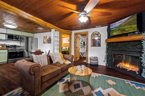 Smart-TV, Kamin, Videospiele