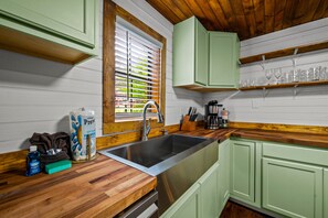 Refrigerador, microondas, horno y lavavajillas 