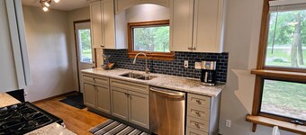 Swan Shores - newly remodeled lakefront home