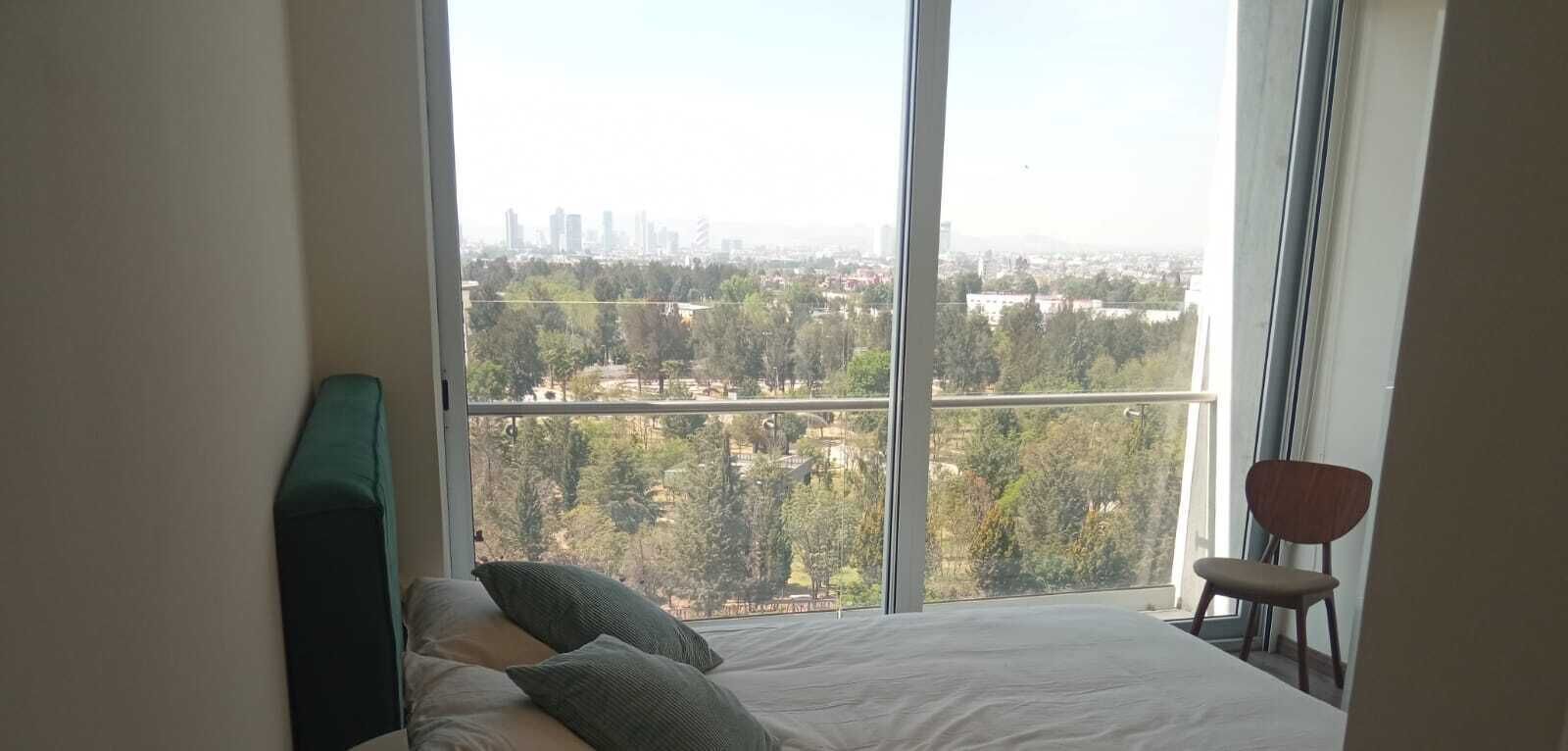 2 Schlafzimmer, Zimmersafe, Schreibtisch, Bügeleisen/Bügelbrett