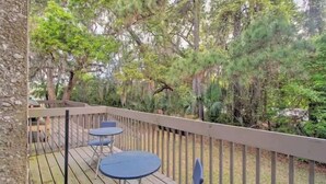 1 bedroom, blackout drapes, iron/ironing board, WiFi (free) - Princess's Paradise (St. Simons Island)