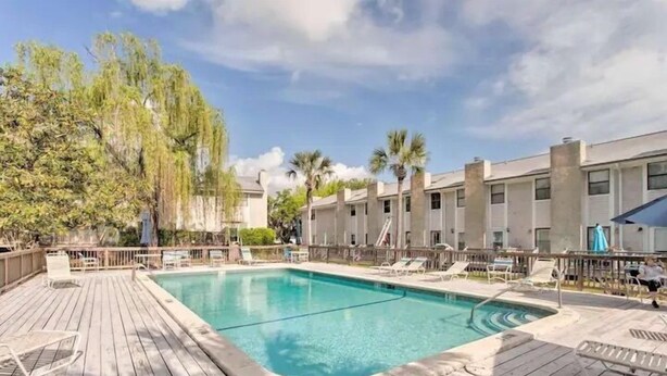 1 bedroom, blackout drapes, iron/ironing board, WiFi (free) - Princess's Paradise (St. Simons Island)
