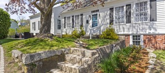 The School House Cottage, 1BR Mystic Riverfront Stay, Walk to Downtown