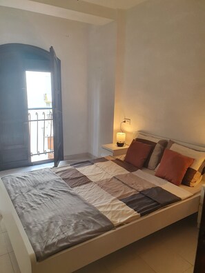 1 chambre, fer et planche à repasser, accès au Wi-Fi (inclus)