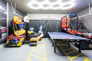 Games room - Mickey's Mansion Luxury Themed Pool Home, Arcade, Theater (Four Corners)